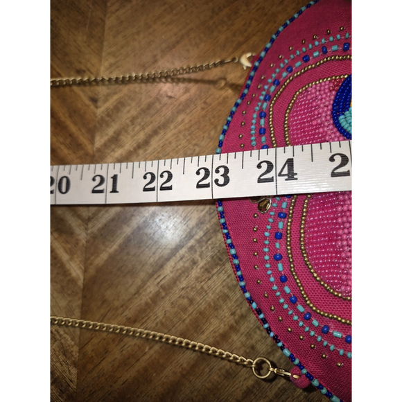 Mary Frances: beaded love birds Cross Body/gold chainstrap. (#1049) sz.7"×7"×3" - Picture 12 of 12